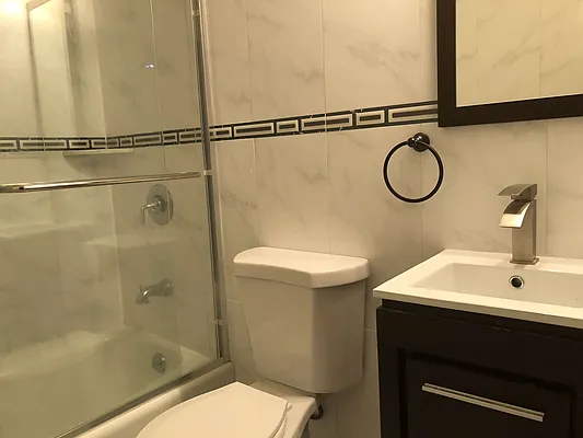 Rented by 18 REALTY | media 19