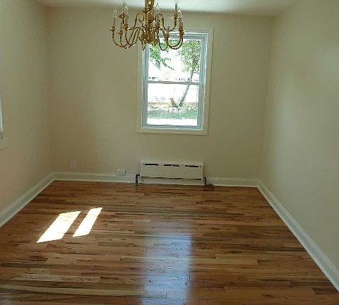 3rd image of 22137 Murdock Ave