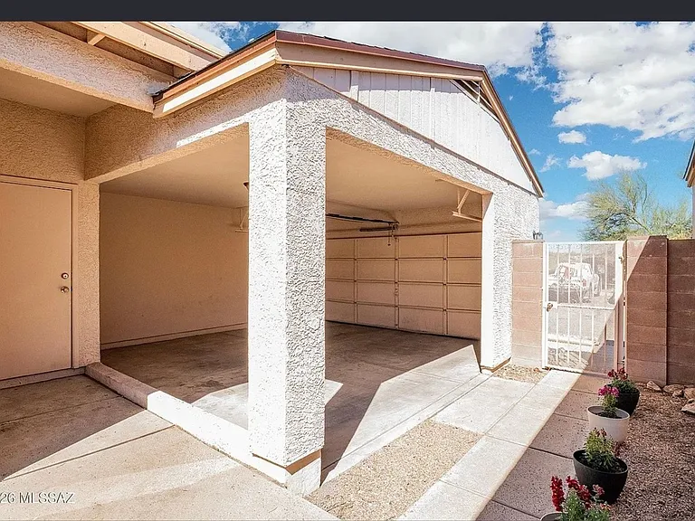 2417 N Palo Hacha Dr — Photo 8