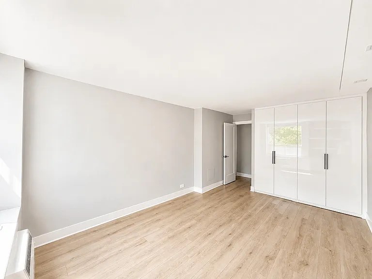 1355 N Sandburg Ter #206D — Photo 14