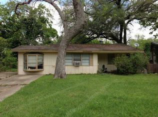 109 Wisteria St, Lake Jackson, TX 77566
