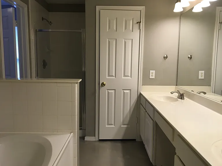 824 Cross Branch Dr — Photo 12