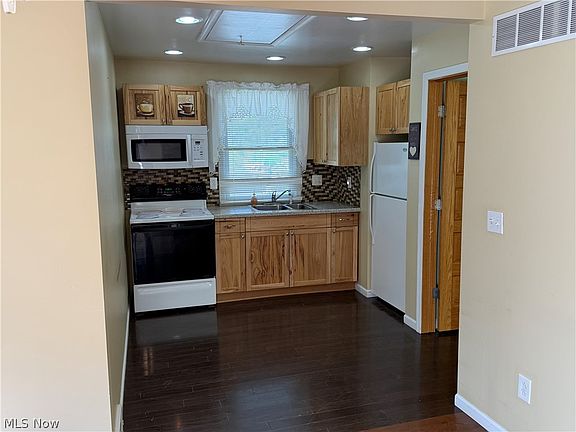 3rd image of 1018 Biltmore Ave