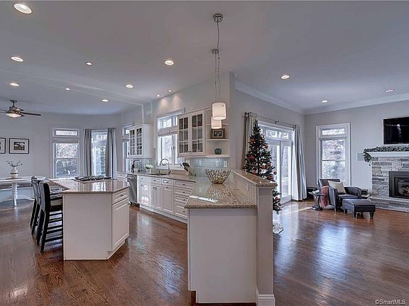 2nd image of 108 Aspen Dr