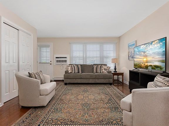 4th image of 3549 Bay Ave #3549