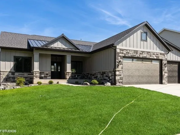 653 Huntington Dr, Iowa City, IA 52245
