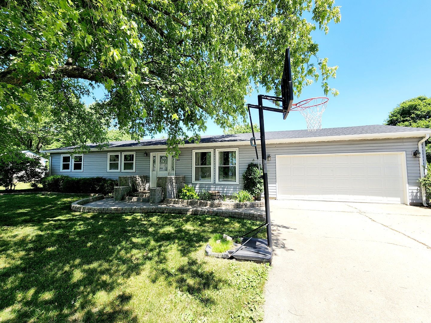 601 E Washington St, Ashkum, IL 60911 Zillow