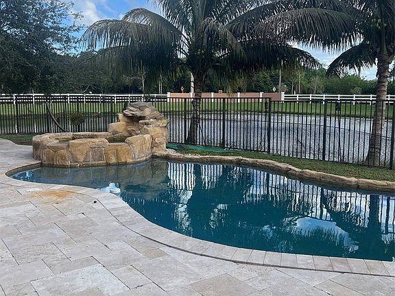 5th image of 4501 San Mellina Drive