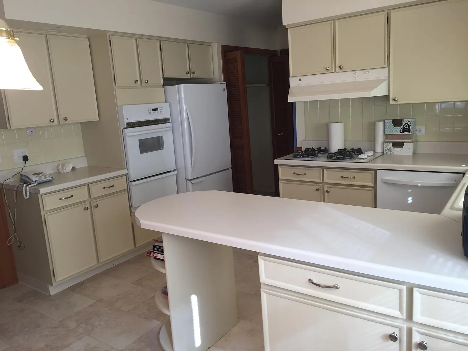 4 bed, 2.5 bath, 2350 sqft, $3,400 — Photo 4