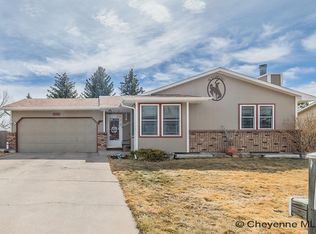2609 Plain View Rd, Cheyenne, WY 82009