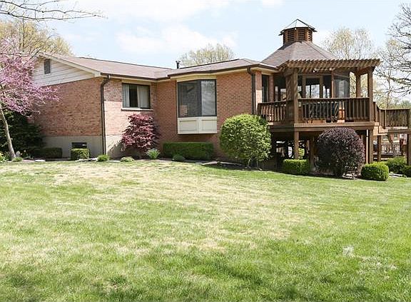 3rd image of 9455 Trillium Dr