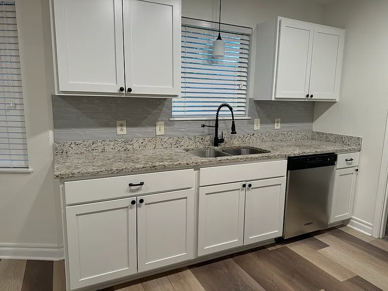 1302 Blueridge Pkwy — Photo 8