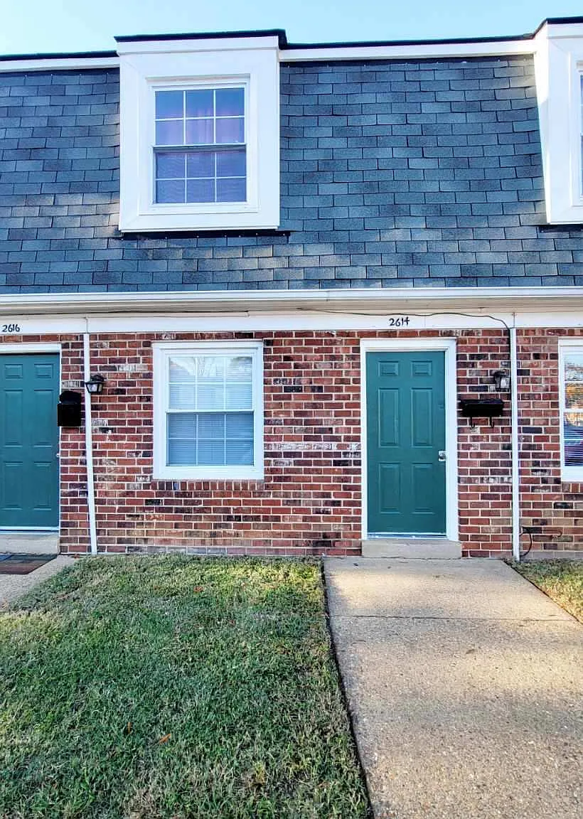 2 bed, 800 sqft, $1,195 — Photo 1
