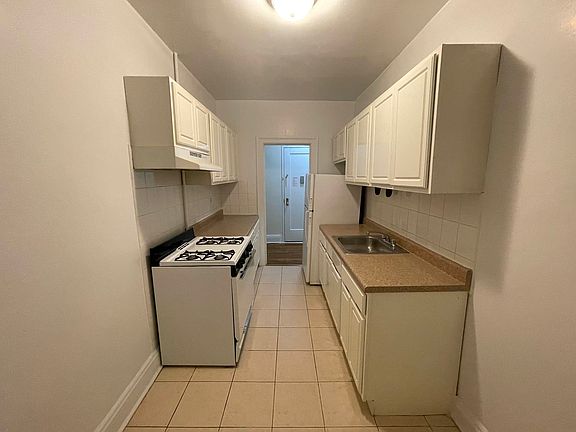 4th image of 41-35 45th St APT 3C
