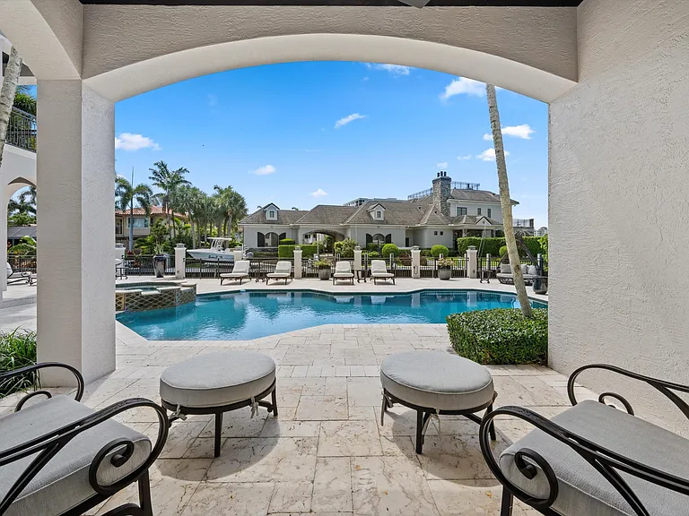 7474 NE Bay Cove Ct — Photo 23