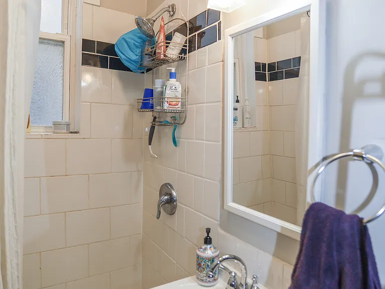 1315 W Eddy St #2 — Photo 12