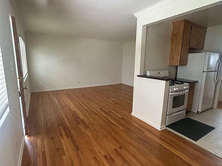 848 9th St #2 — Photo 7