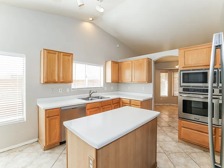 1662 W Campbell Ave — Photo 7