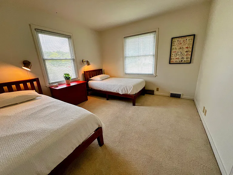 228 W Lexington Blvd — Photo 18