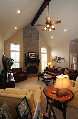 2nd image of 4316 Woodview Dr