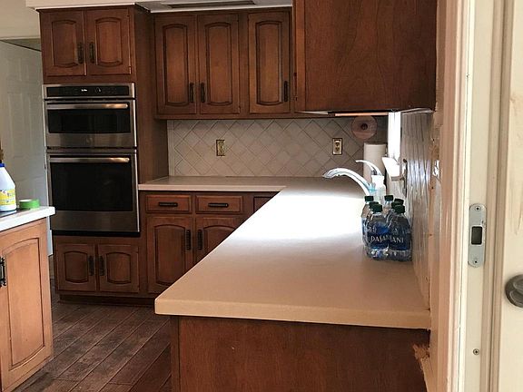 5th image of 119 Old Forest Cir