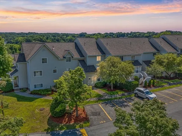100 Merrimack Ave APT 77, Dracut, MA 01826