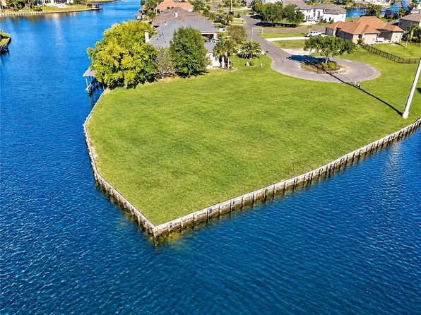 1086 Mariners Cove Blvd, Slidell, LA 70458