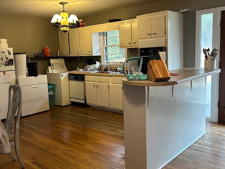 3558 Lakeshore Dr SW — Photo 3