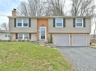 8018 Castle Rock Dr NE, Warren, OH