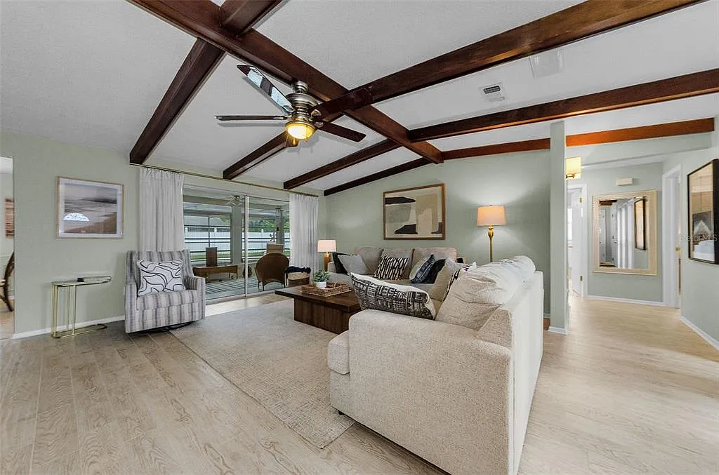 2 bed, 2.0 bath, 1379 sqft, $3,200 — Photo 4
