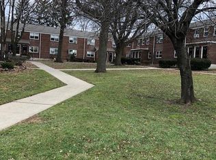 99 Arlo Rd APT 2B, Staten Island, NY 10301