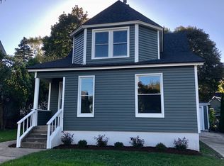 209 N 5th St, St Charles, IL 60174