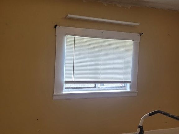 4th image of 201 W Chestnut St APT C