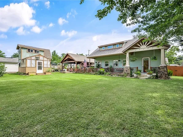 405 NW 5th St, Bentonville, AR 72712