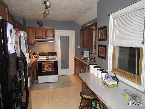 5th image of 3312 Virginia St