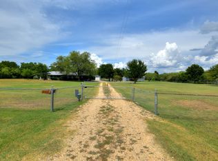 512 Longhollow Rd, Dale, TX 78616