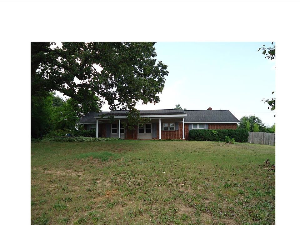 FRONT YARD AND HOUSE