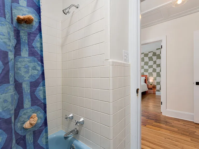 1414 Queen St — Photo 23