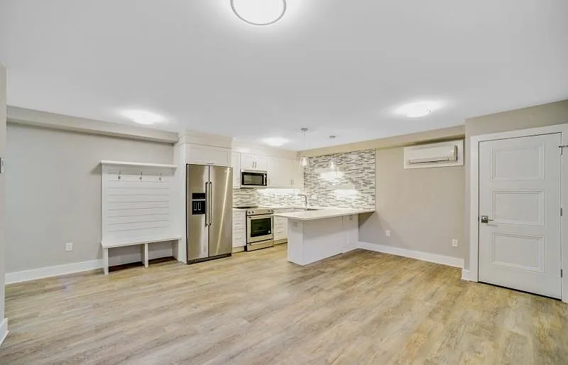 1 bed, 1.5 bath, 800 sqft, $2,400 — Photo 4