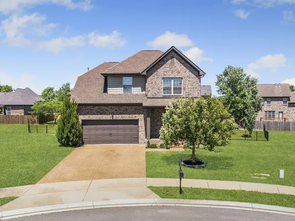 107 Valcour Ct, Hendersonville, TN 37075