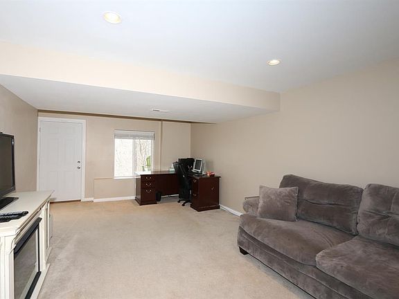 5th image of 4924 Pritchard Ln