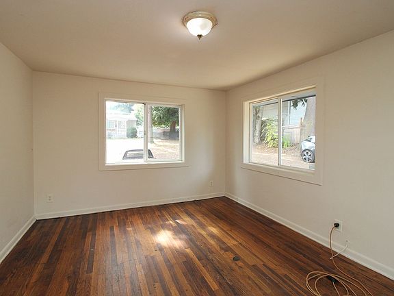 3rd image of 5729 NE 62nd Ave