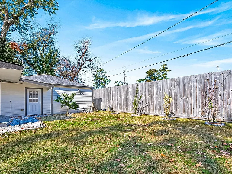 10054 Cedardale Dr — Photo 45