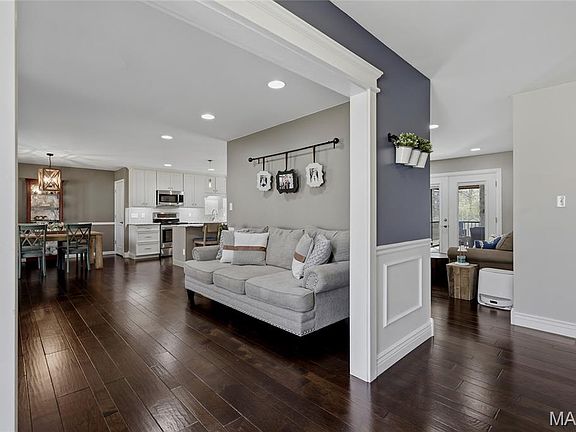 4th image of 202 Morewood Dr