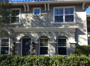 27348 Oaktree Pl, Valencia, CA 91354