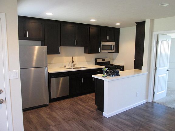 4th image of 614 S 32nd St