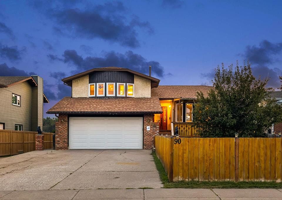 1st image of 90 NE Glenhill Dr