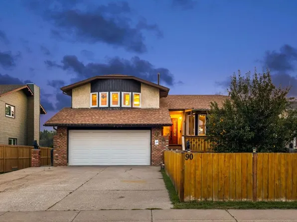 90 NE Glenhill Dr, Cochrane, AB T4C 1H1