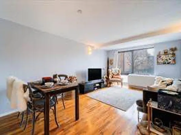 150 Feather Bed Lane image 4 of 24