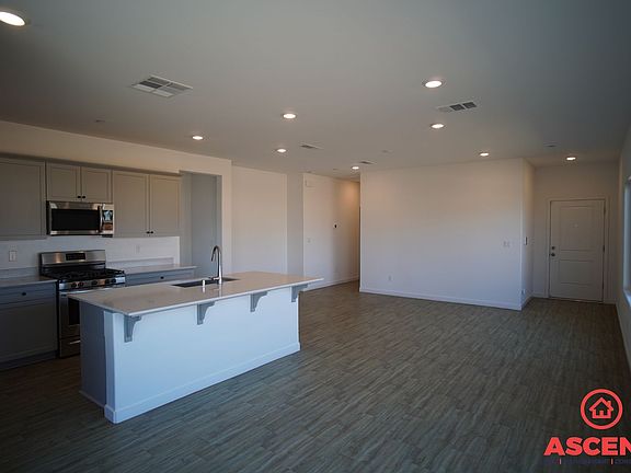 3rd image of 9641 Greenwood Glen Ln